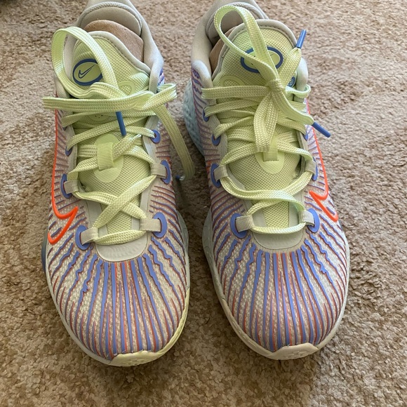 Nike size 7 - Picture 4 of 9